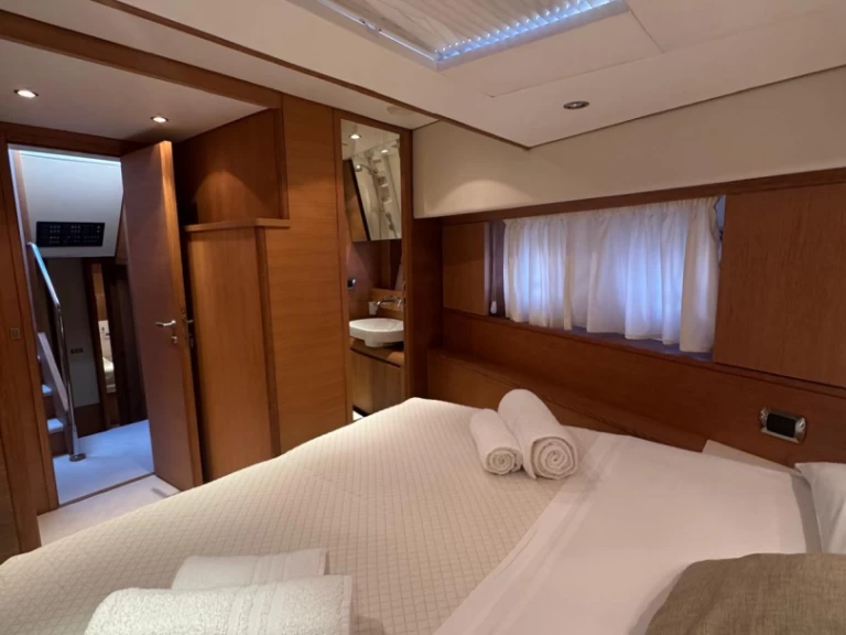 Pronajmout Jachta se skipperem či ne Aicon v Capo d'Orlando Porto