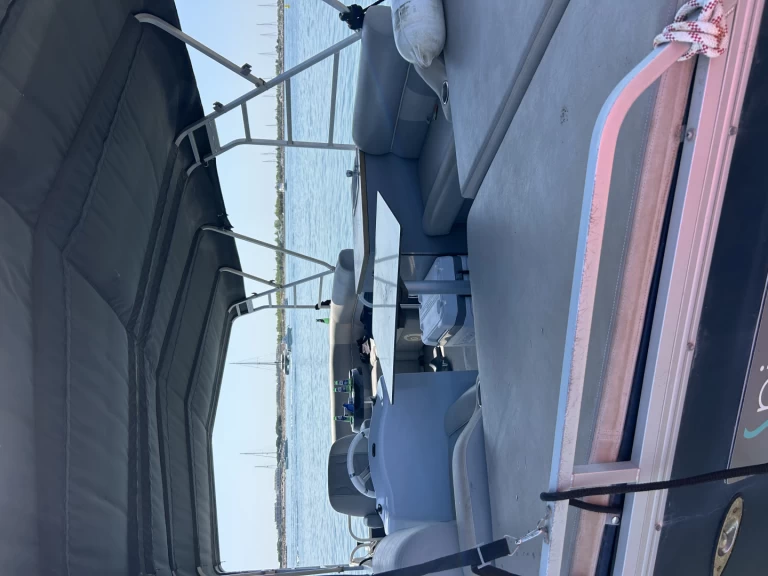 Selva Evolution D.600 jednotlivci a charterové společnosti v Port-Camargue