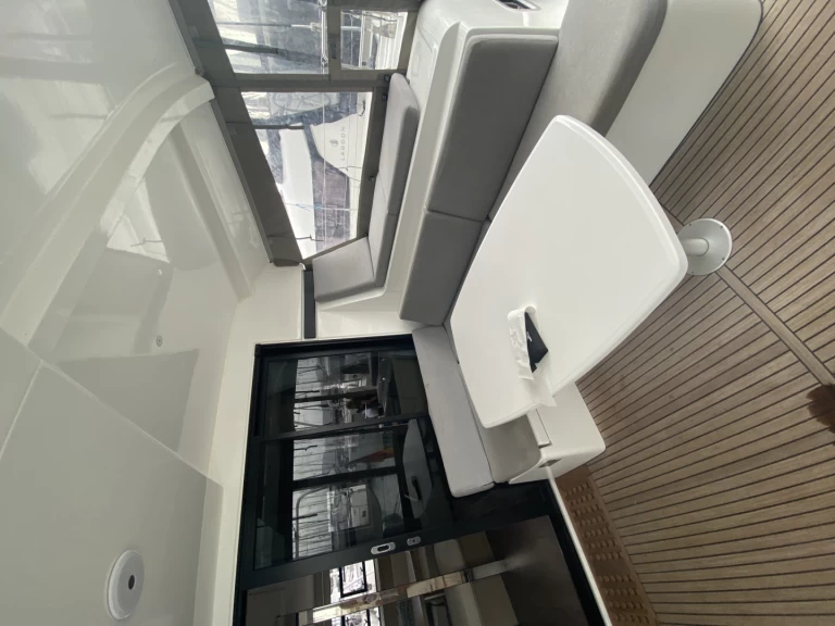 Katamarán k pronájmu v Trogir za nejlepší cenu