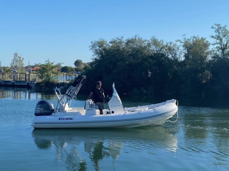 Pronájem lodi Zodiac Medline 5.8 v Arcachon na Samboatu