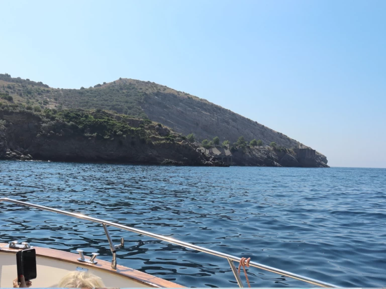 Pronájem lodi Massa Lubrense lákavé ceny Gozzo sorrentino