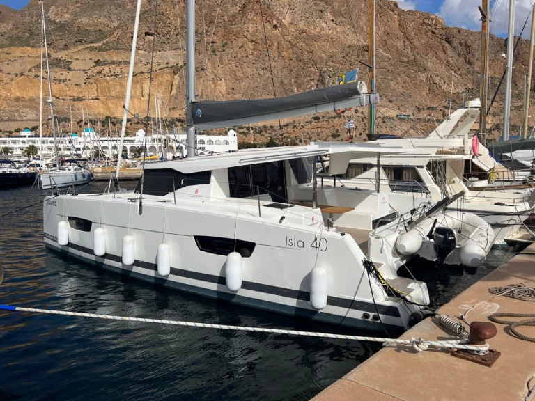 Pronájem Katamarán Fountaine Pajot s licencí