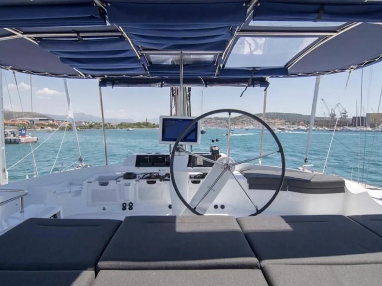Pronájem lodi Sant Antoni de Portmany lákavé ceny Lagoon 52 F