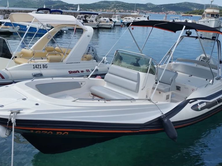 Pronajmout si Zar Zar 65 v Biograd Na Moru