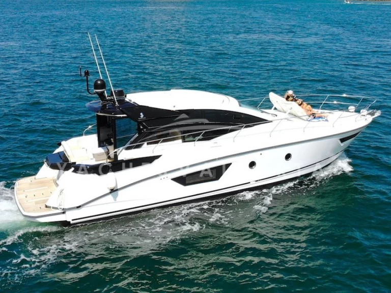 Pronájem Motorová loď v Porto Badino -Bénéteau Gran Turismo 46