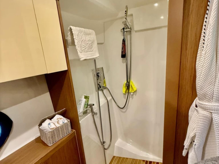 Motorová loď k pronájmu v Porto Badino za nejlepší cenu