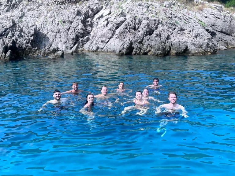 Pronájem lodi Navar 11 v Budva na Samboatu