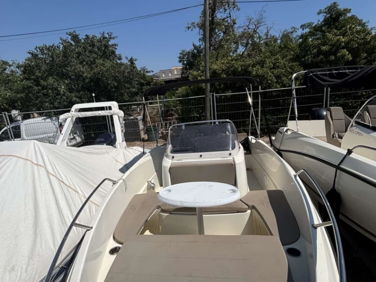 Pronájem lodi Quicksilver Activ 555 Open v Marseille na Samboatu