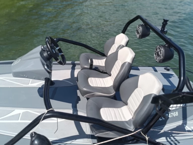 AWASH sport jednotlivci a charterové společnosti v Aix-les-Bains