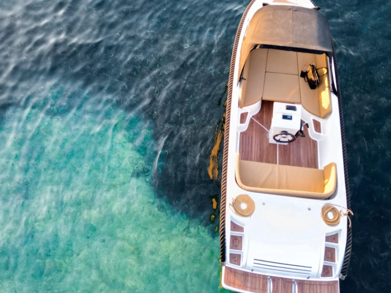 Pronájem lodi Mandelieu-la-Napoule lákavé ceny 555 tenders