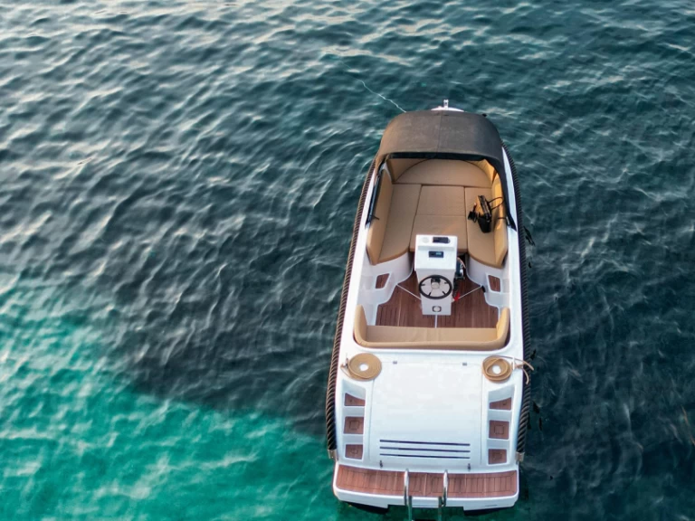 Pronajmout Motorová loď se skipperem či ne BRB v Mandelieu-la-Napoule