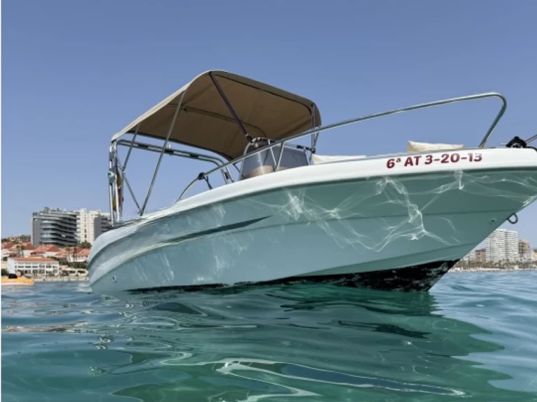 Sessa Marine Key Largo 23 jednotlivci a charterové společnosti v Alicante