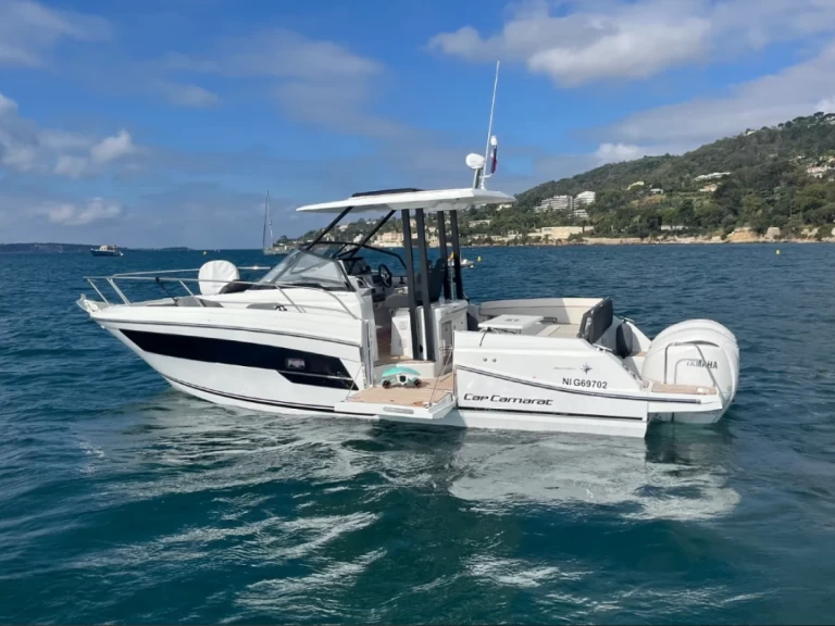 Pronajmout si Jeanneau Cap Camarat 9.0 WA Série 2 v Golfe-Juan