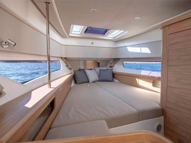 Pronajmout Motorová loď se skipperem či ne Nimbus v Ajaccio