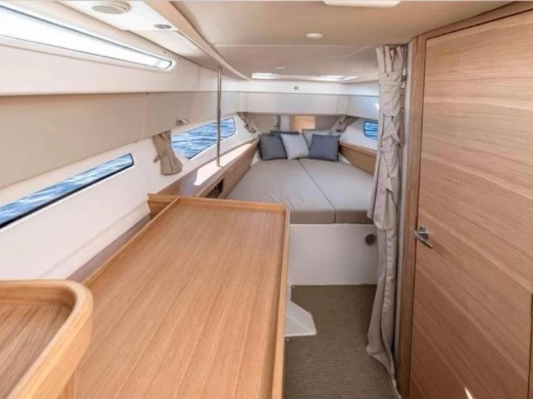 Motorová loď k pronájmu v Ajaccio za nejlepší cenu