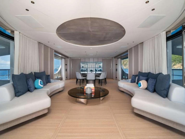 Pronajmout si Benetti KINGS LAIR v Sint Maarten