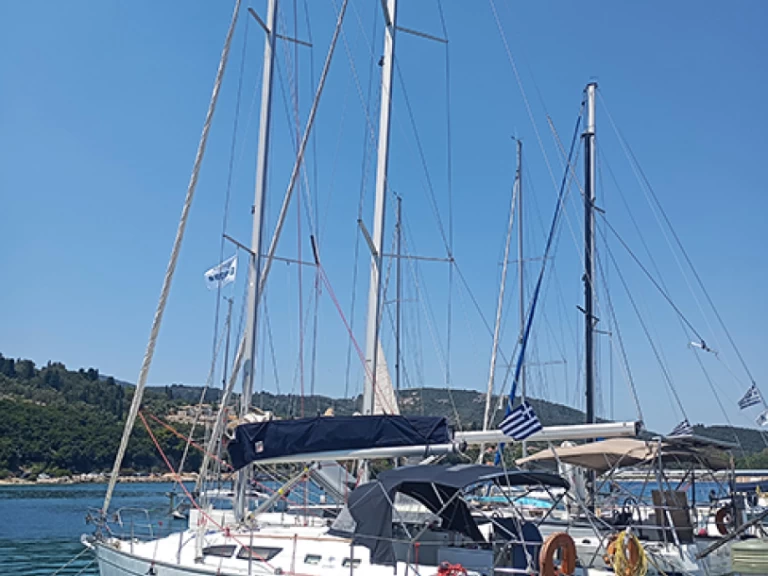 Jeanneau Sun Odyssey 37 jednotlivci a charterové společnosti v Nikiána
