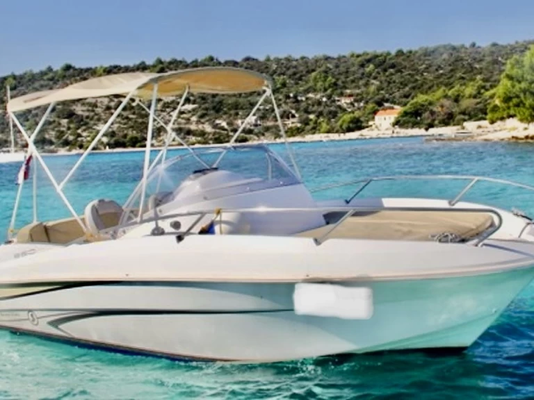 Motorová loď k pronájmu v Palermo za nejlepší cenu