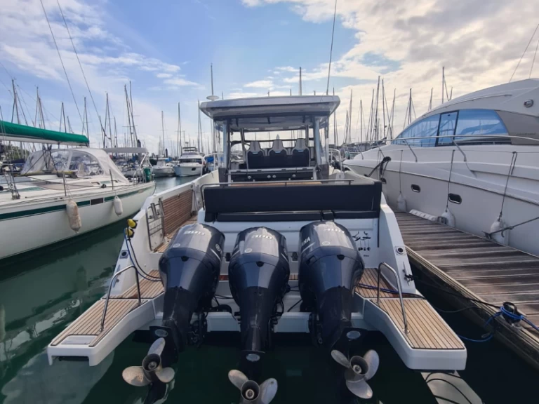 Jeanneau Cap Camarat 12.50 jednotlivci a charterové společnosti v Les Sables-d'Olonne