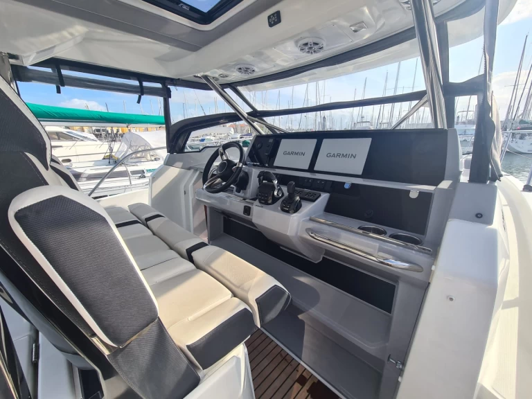 Pronajmout si Jeanneau Cap Camarat 12.50 v Les Sables-d'Olonne