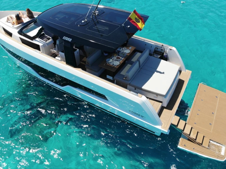 Pronájem Motorová loď Fjord s licencí