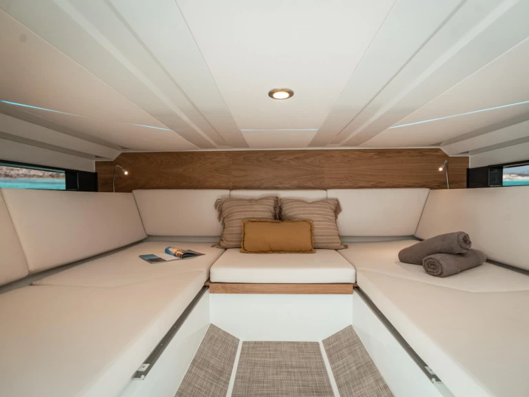 Pronájem lodi Ibiza Town lákavé ceny d36