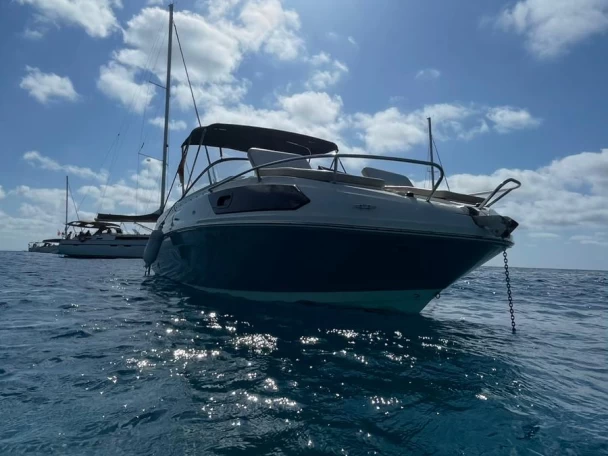 Pronajmout Motorová loď se skipperem či ne Bayliner v Palma de Mallorca