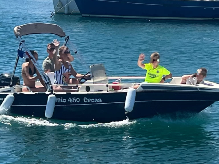 Pronájem Motorová loď Rio Yachts s licencí