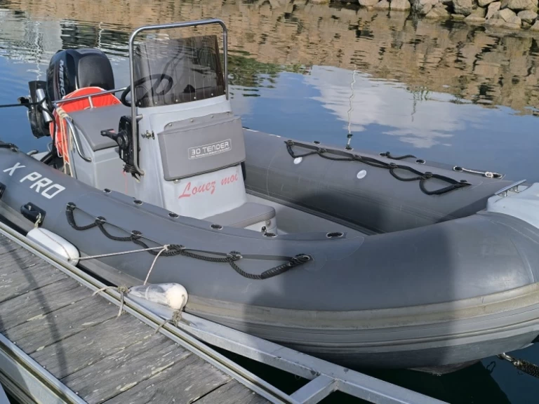 Pronajmout Polotuhá loď se skipperem či ne 3dtender v Trébeurden