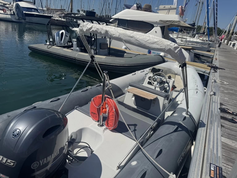 Pronájem lodi Zodiac Medline 580 v Port la Forêt na Samboatu