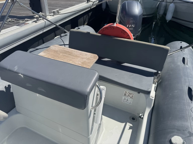 Pronajmout Polotuhá loď se skipperem či ne Zodiac v Port la Forêt