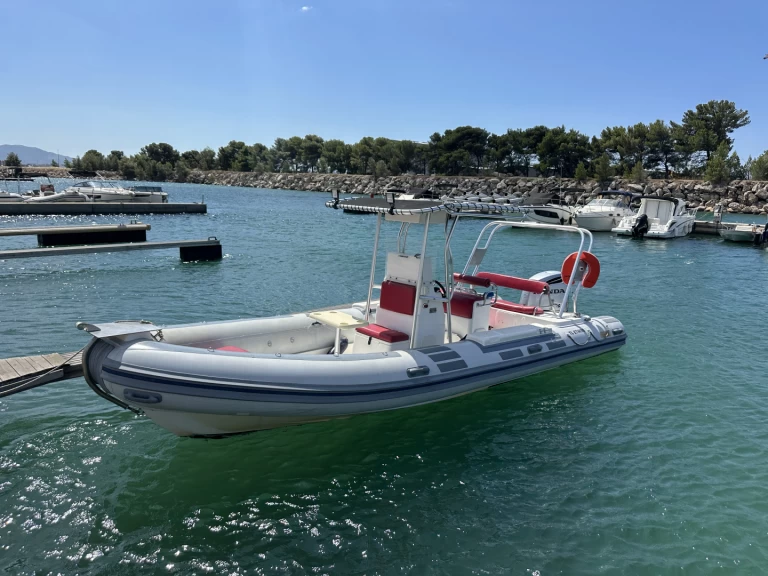 Caribe Caribe UB24 jednotlivci a charterové společnosti v Marseille