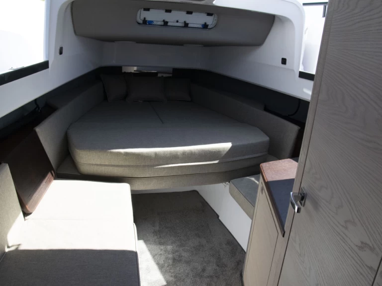 Pronájem lodi Donji Seget lákavé ceny Axopar 45 Cross Top