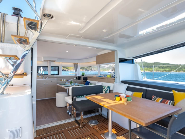 Lagoon Lagoon 43 jednotlivci a charterové společnosti v Road Town