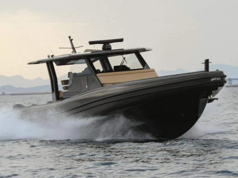 Sea Water Kymera 53 jednotlivci a charterové společnosti v Bonifacio