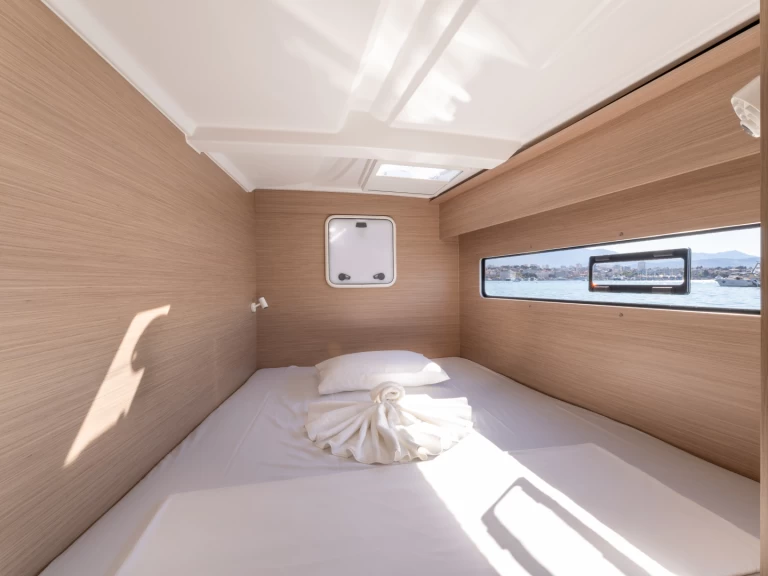 Lagoon Lagoon 38 jednotlivci a charterové společnosti v Rogoznica