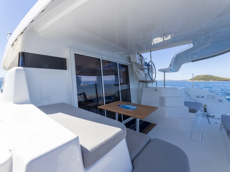 Pronajmout si Lagoon Lagoon 38 v Rogoznica