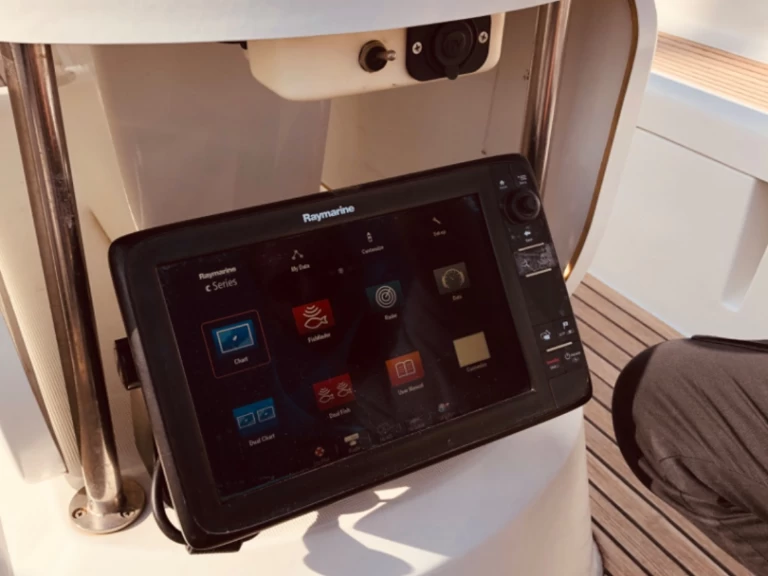 Jeanneau Sun Odyssey 49i Performance jednotlivci a charterové společnosti v Kuşadası