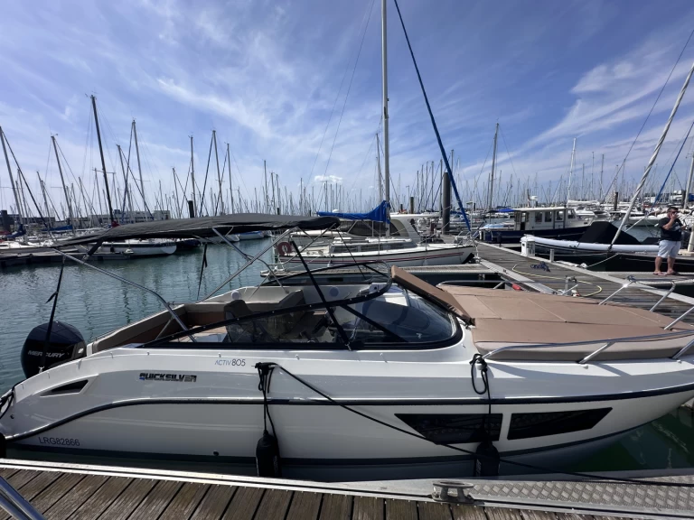 Motorová loď k pronájmu v La Rochelle za nejlepší cenu