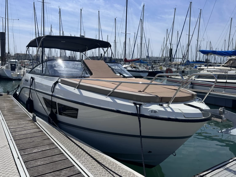 Quicksilver Activ 805 Cruiser jednotlivci a charterové společnosti v La Rochelle