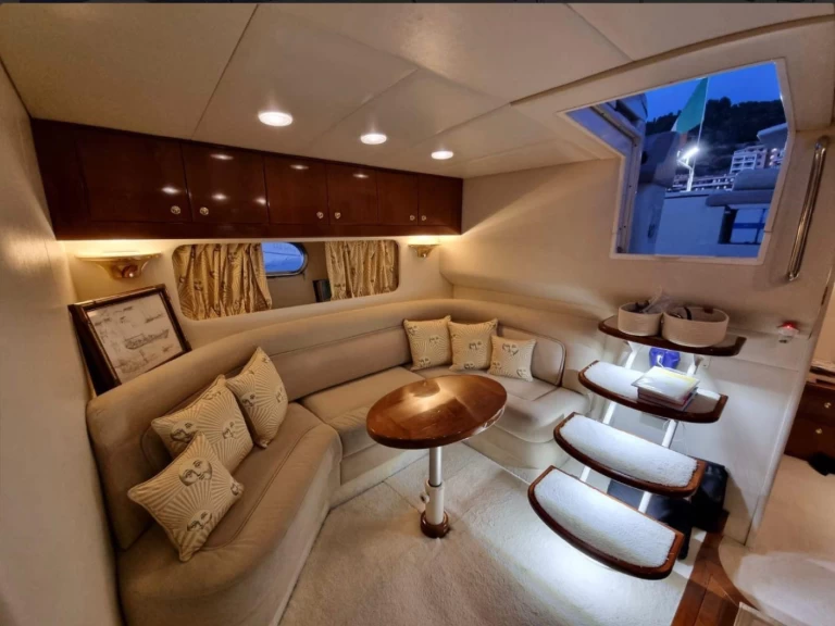 Pronájem Motorová loď Baia s licencí