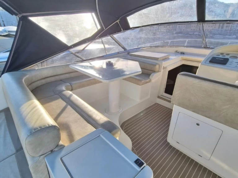 Pronajmout Motorová loď se skipperem či ne Baia v Portofino