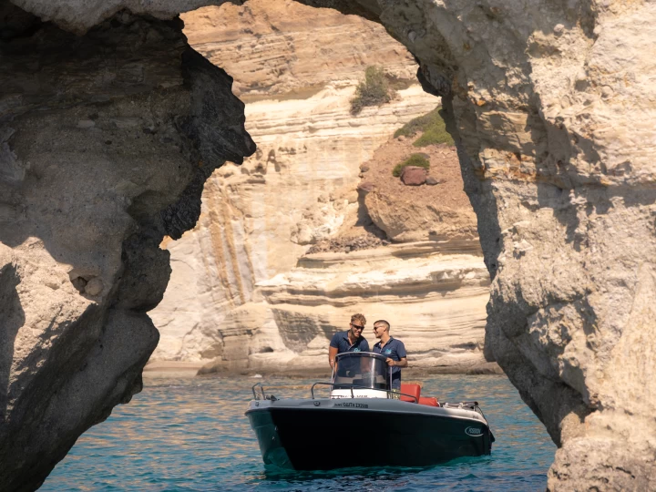 Pronájem lodi Poseidon BLU WATER 185 v Agía Kiriakí na Samboatu