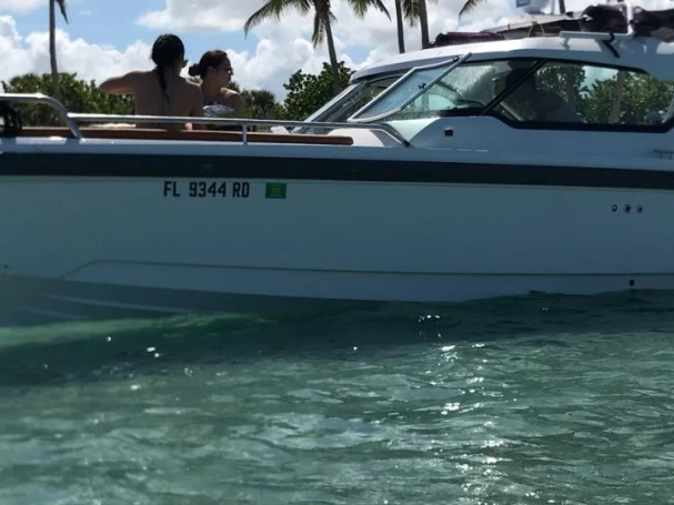 Pronájem Jachta Axopar s licencí