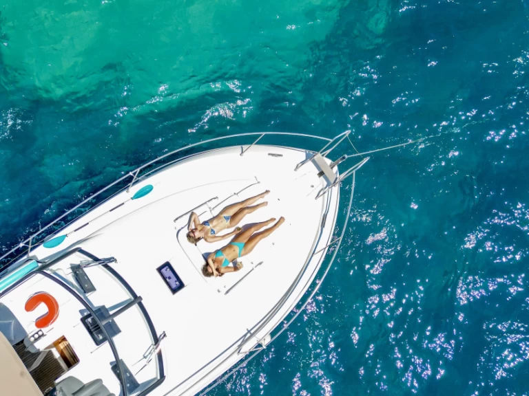 Pronájem lodi Bavaria Bavaria 400 Sport v Beaulieu-sur-Mer na Samboatu