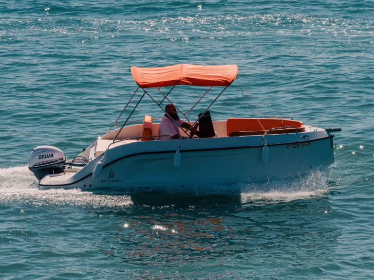 Pronájem jachty v Puerto Marina Benalmadena -Bey Yacht 18 na Samboatu