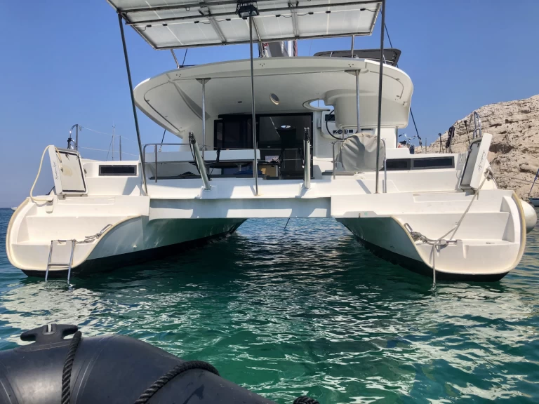 Pronajmout si Fountaine Pajot LIPARI 41 EVOLUTION v Marseille