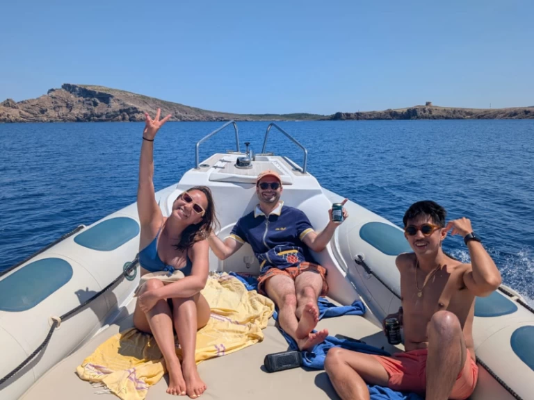 Pronájem jachty v Fornells -Astec day cruiser 800 na Samboatu