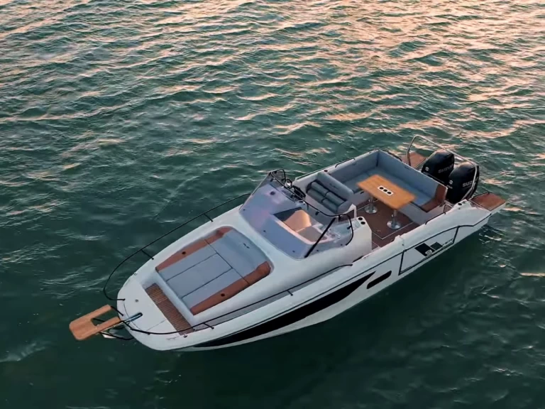 Pronájem lodi Santa Eularia des Riu lákavé ceny FLYER 9 SUNdeck