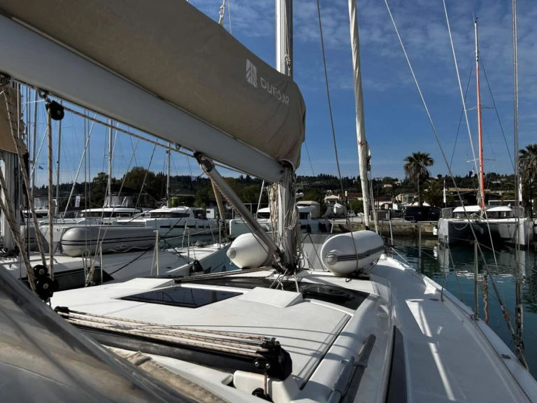 Pronajmout si Dufour Dufour 390 GL v Gouvia